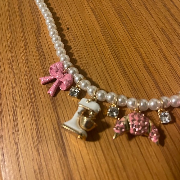 Betsy Johnson Gold Tone Faux Pearl Bake Shop Charm Necklace & Croissant earrings - Picture 6 of 7